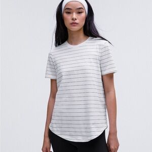 Lululemon Set of 4 Love Curved-Hem
Crewneck T-Shirts